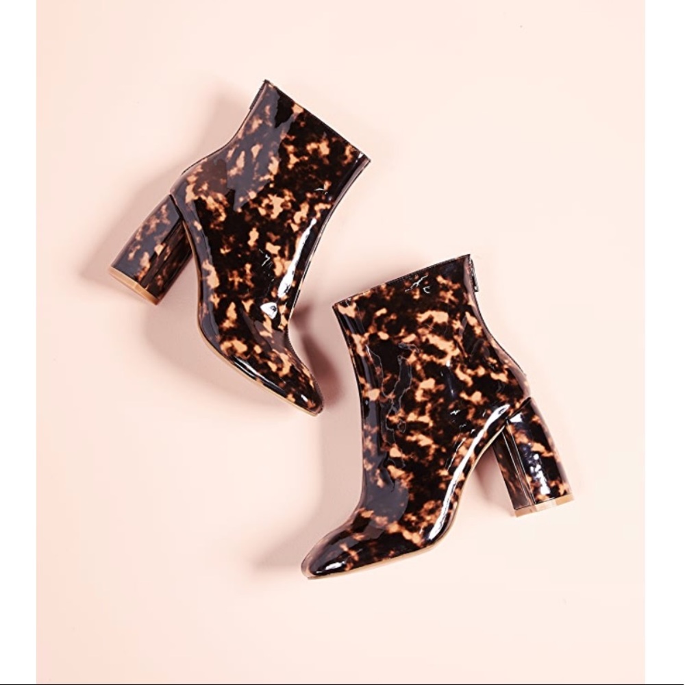 JAGGAR
Gloss Booties - Picture 5 of 14